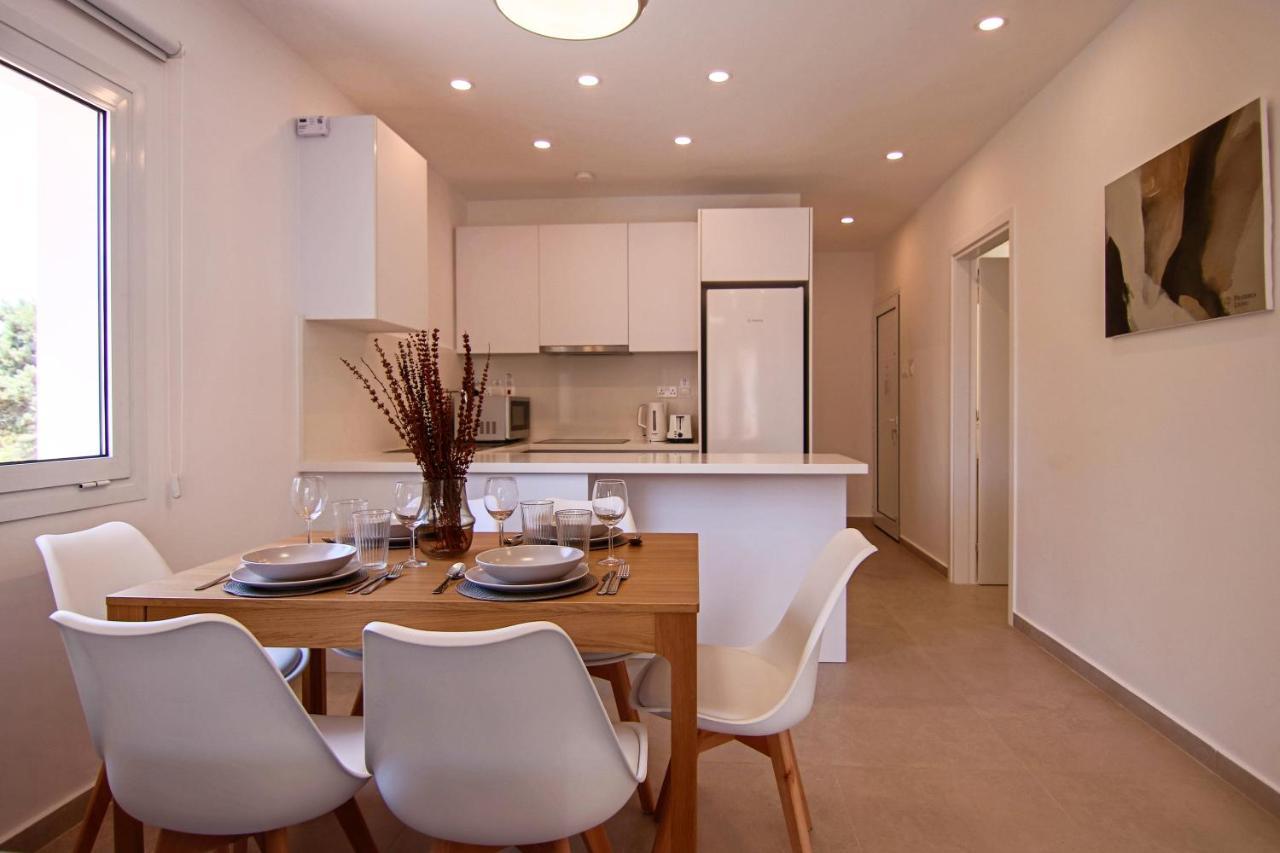 Phaedrus Living Seaside Luxury Limnaria 172 Lägenhet Paphos Exteriör bild